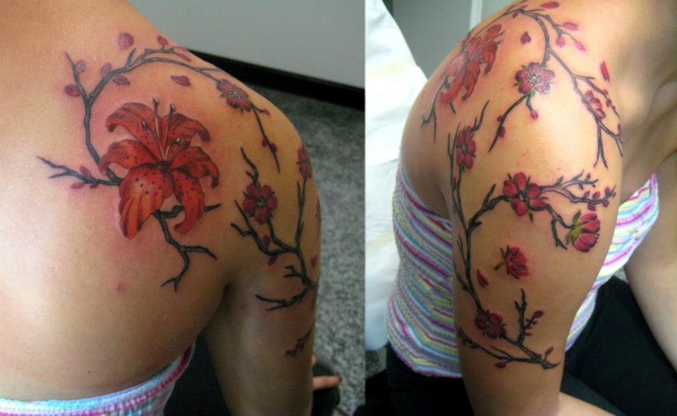 Tatuaggio Fiori Di Ciliegio Denis Trevisani Tattoo Studio