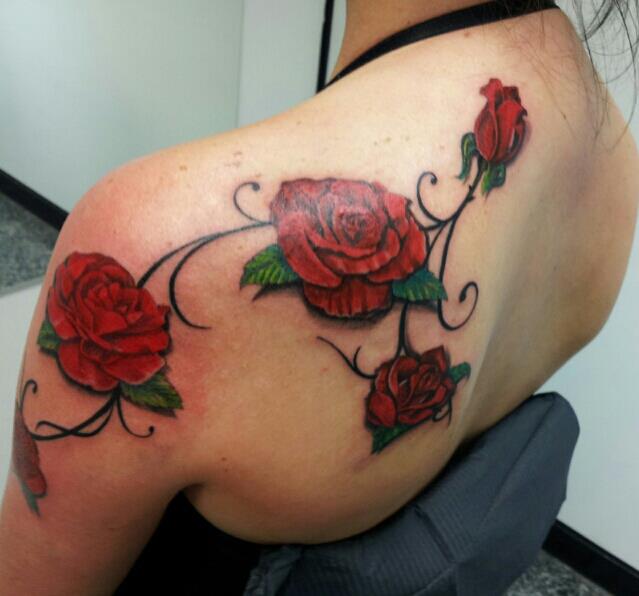 Tatuaggio rose blu - Denis Trevisani Tattoo Studio